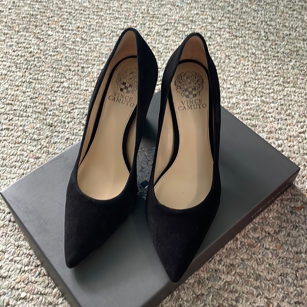 Vince Camuto Black Pumps
